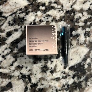 Mary Kay Gel Eyeliner with Brush applicator - Black (New)